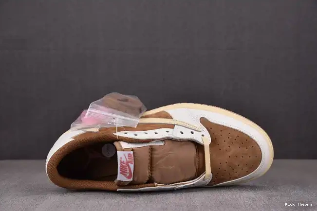 Kicked Out Shoe Store SP Scott Low x AJ 1 OG Travis DM7866-106 0607